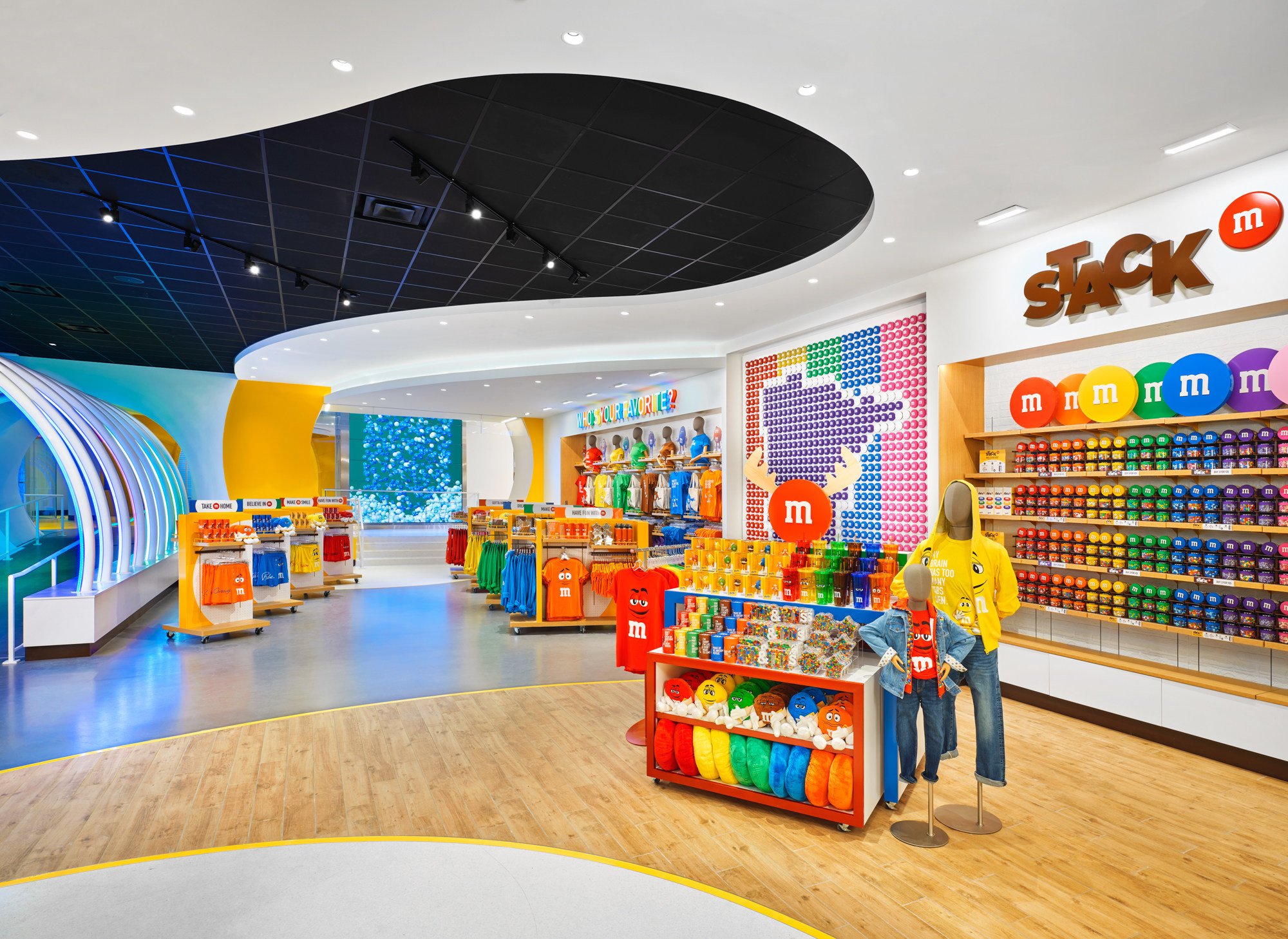 The Duggal Inno Lab designed, engineered and installed the digital displays that power M&M's Mall of America.